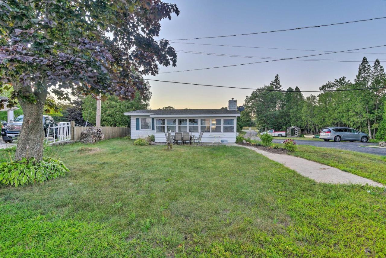East Tawas Cabin With Lake Huron Access And Views Екстер'єр фото